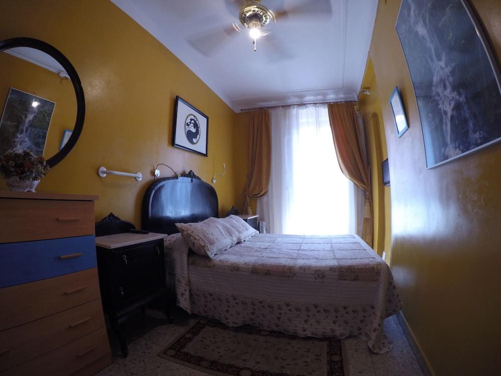 Rc Miguel Angel Vandrerhjem Madrid Eksteriør bilde A room at the hotel
