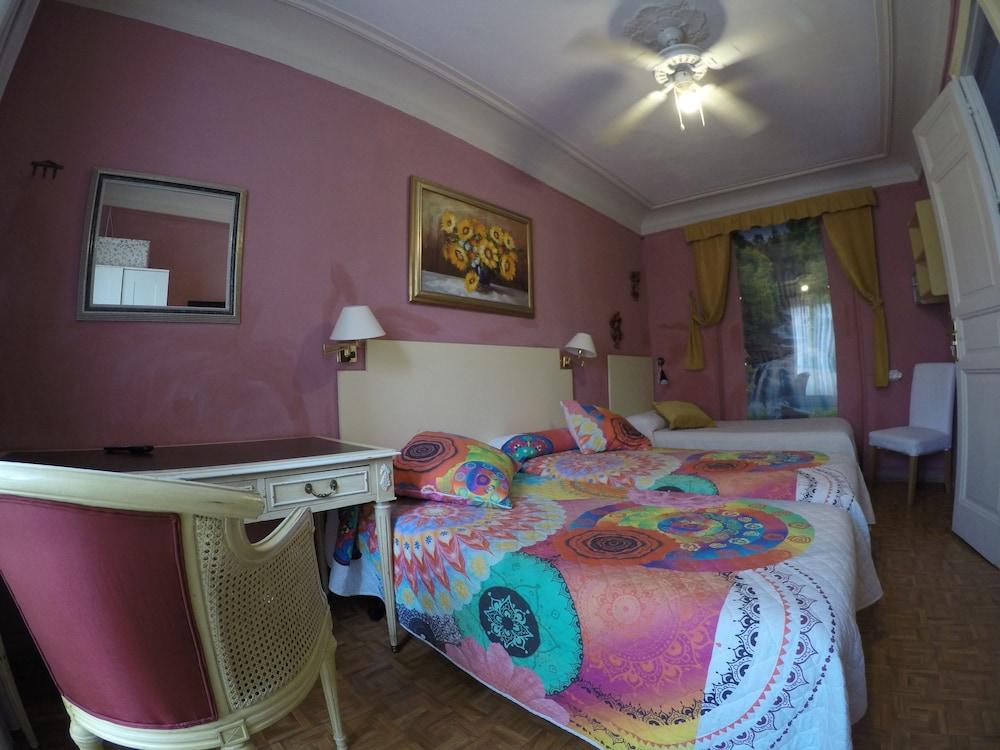 Rc Miguel Angel Vandrerhjem Madrid Eksteriør bilde A room at the hotel
